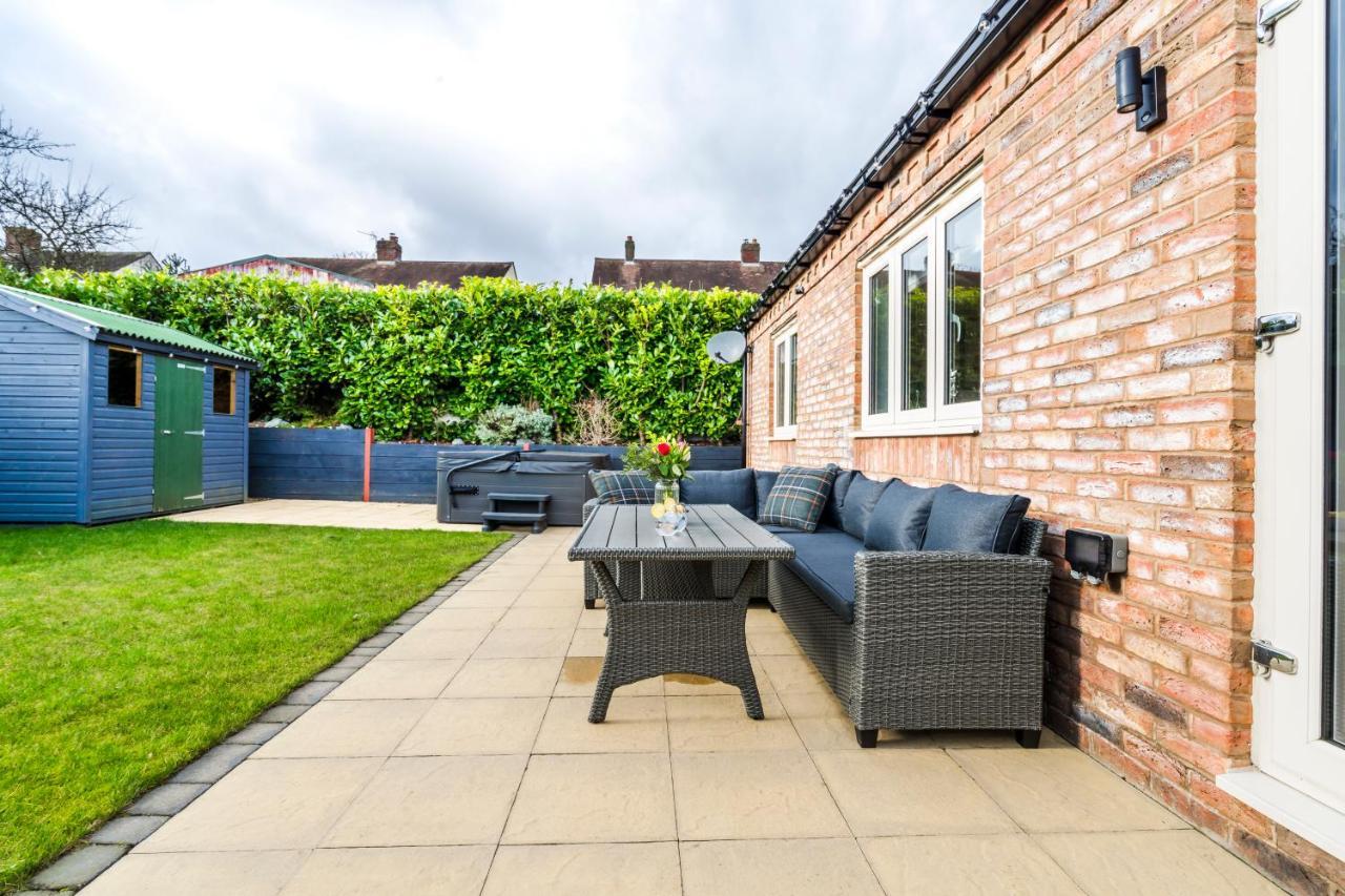 Villa Pet Friendly With A Hot Tub Hednesford Exterior foto